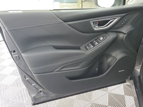 Used 2023 Subaru Forester Touring image 29