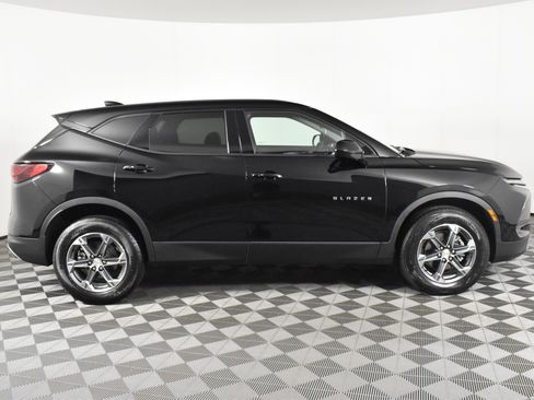 Used 2025 Chevrolet Blazer LT AWD/4WD image 5