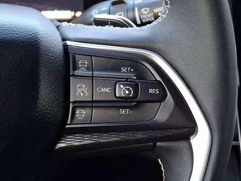 Used 2024 Jeep Grand Cherokee L Laredo image 23