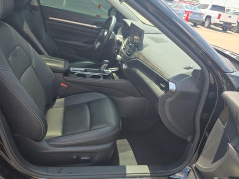 Used 2023 Nissan Altima 2.5 SL FWD image 9