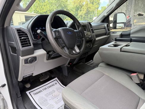 Used 2019 Ford F250 XL w/ Power Equipment Group AWD/4WD image 12