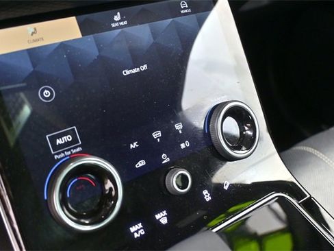 Used 2022 Land Rover Range Rover Velar R-Dynamic S image 27