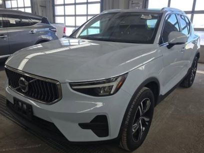 Used 2025 Volvo XC40 B5 Core