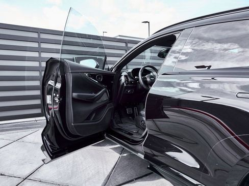 Used 2025 Aston Martin DBX 707 image 29