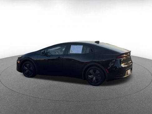 Used 2025 Toyota Prius LE image 12
