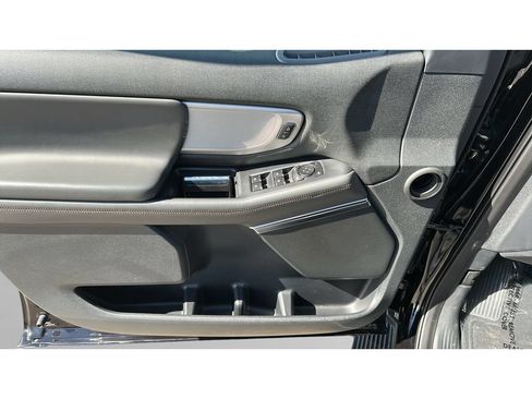 Certified 2025 Ford Expedition Active AWD/4WD image 9
