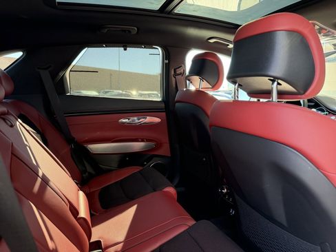 Used 2025 Genesis GV70 2.5T w/ Sport Prestige Package image 40