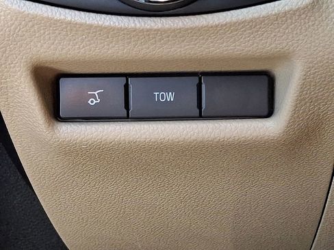 Used 2016 Ford Explorer Limited w/ Equipment Group 301A AWD/4WD image 27