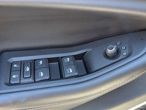 Certified 2022 Jeep Grand Cherokee L Limited image 12