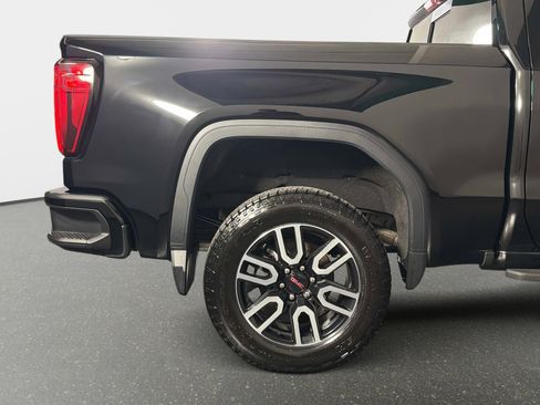 Used 2024 GMC Sierra 1500 AT4 w/ Technology Package image 19