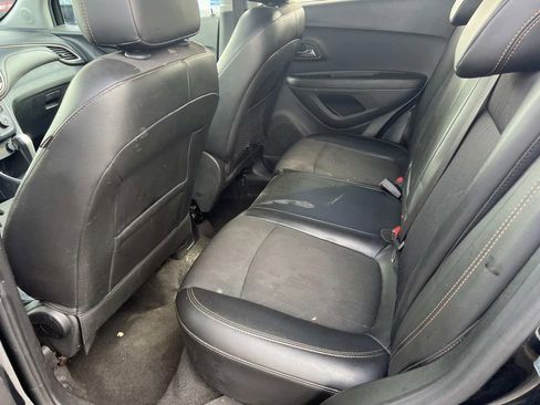 Used 2020 Chevrolet Trax LT w/ Sun & Sound Package image 11