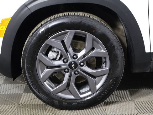 Used 2024 Kia Seltos S AWD/4WD image 21