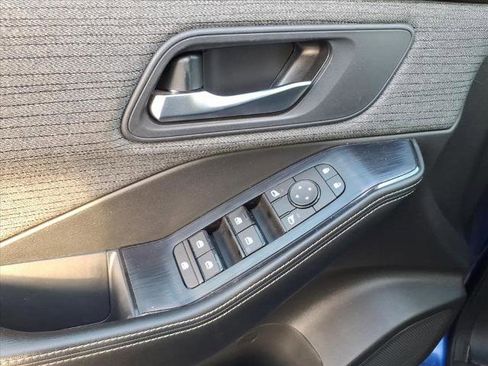 Certified 2023 Nissan Rogue SV image 30