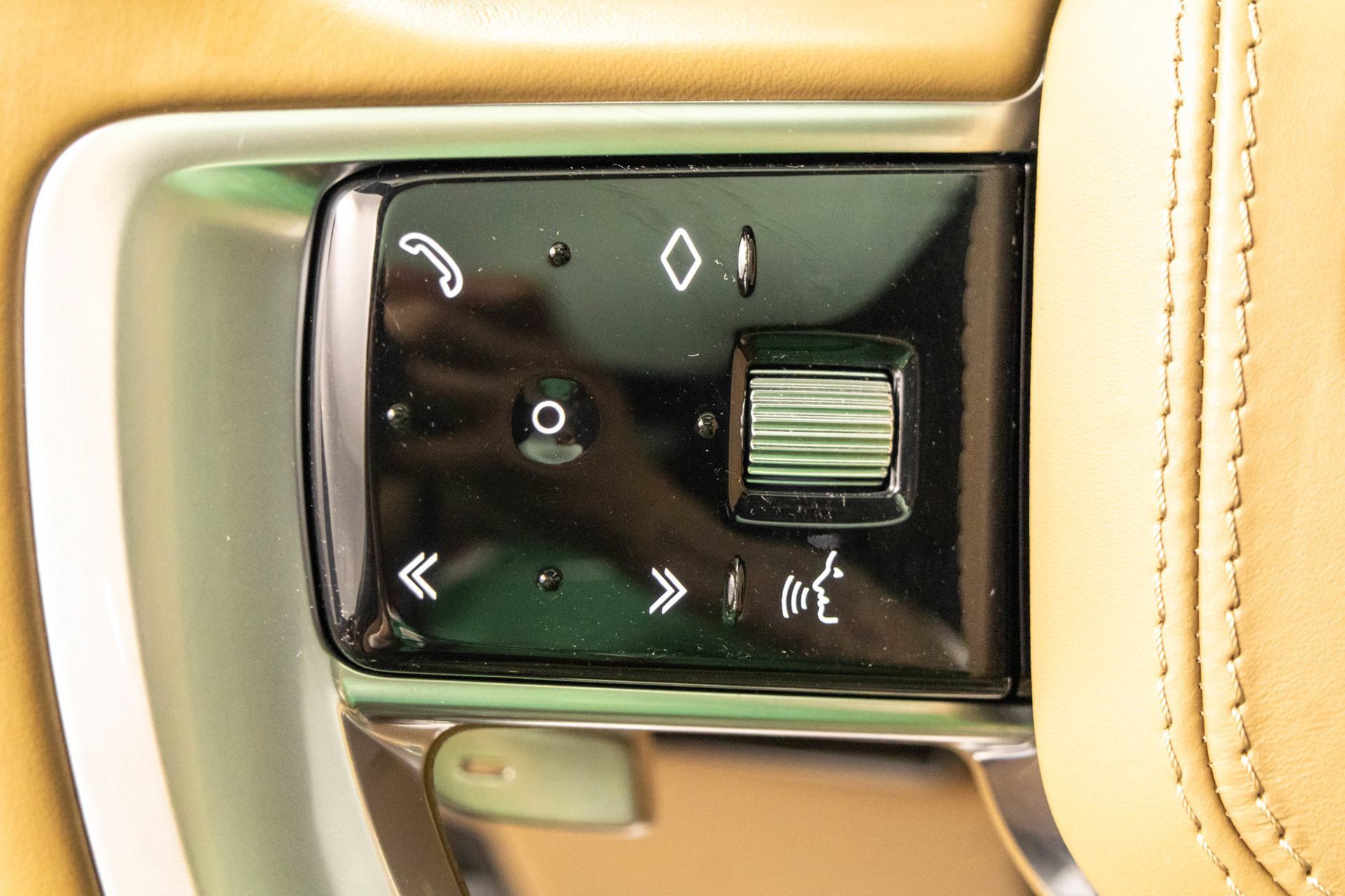 Used 2023 Land Rover Range Rover SE AWD/4WD image 18