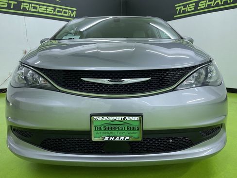 Used 2021 Chrysler Voyager Lxi image 3