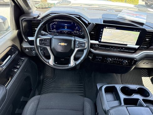 Used 2025 Chevrolet Silverado 2500 LT w/ Convenience Package AWD/4WD image 17