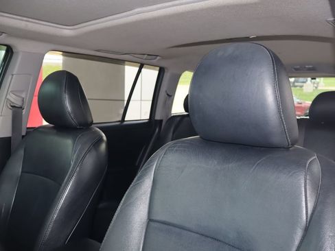 Used 2010 Toyota Highlander SE AWD/4WD image 16