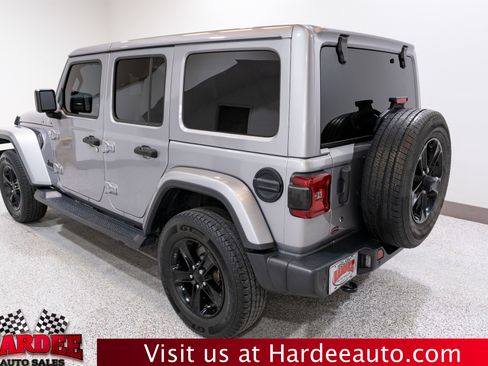 Used 2020 Jeep Wrangler Unlimited Sahara AWD/4WD image 3