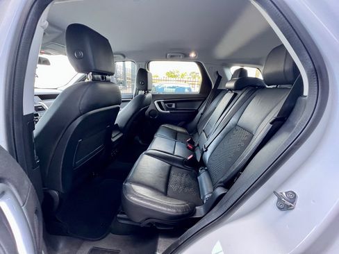 Used 2019 Land Rover Discovery Sport SE AWD/4WD image 18