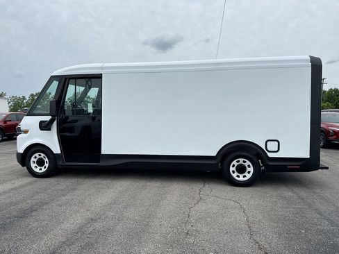 Used 2024 Chevrolet Brightdrop 600 w/ Battery Pack, Max Range AWD/4WD image 2