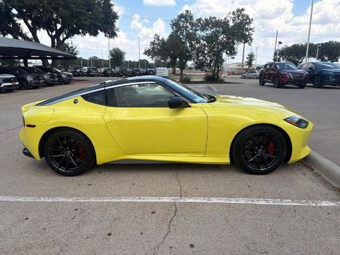 Certified 2024 Nissan Z Performance w/ Floor Mat Package RWD image 5