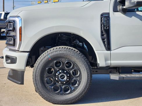 New 2026 Ford F250 Lariat w/ Black Appearance Package image 9
