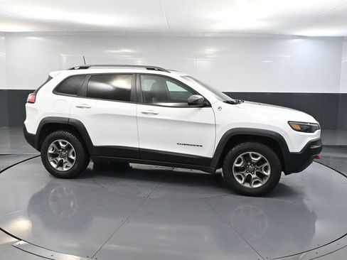 Used 2019 Jeep Cherokee Trailhawk image 4