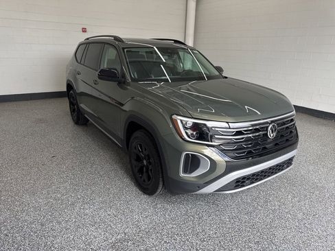 New 2026 Volkswagen Atlas Peak Edition AWD/4WD image 7
