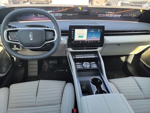 New 2026 Lincoln Nautilus Reserve image 11