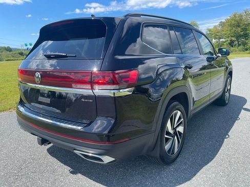 Used 2024 Volkswagen Atlas SE w/ Panoramic Sunroof Package AWD/4WD image 4