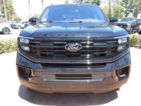Used 2025 Ford Expedition Max Platinum w/ Stealth Performance Package AWD/4WD image 7