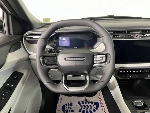 Used 2026 Jeep Cherokee Laredo AWD/4WD image 19