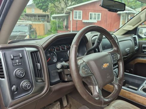 Used 2016 Chevrolet Silverado 1500 LTZ w/ Sport Package AWD/4WD image 10