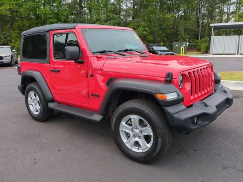 Used 2022 Jeep Wrangler Sport AWD/4WD image 2
