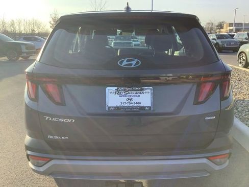 Certified 2025 Hyundai Tucson SE image 6