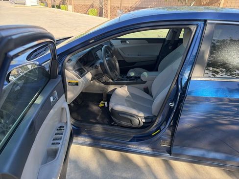 Used 2017 Hyundai Sonata SE w/ Cargo Package FWD image 7