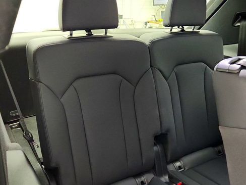 Used 2025 Audi Q7 3.0T Premium Plus AWD/4WD image 24