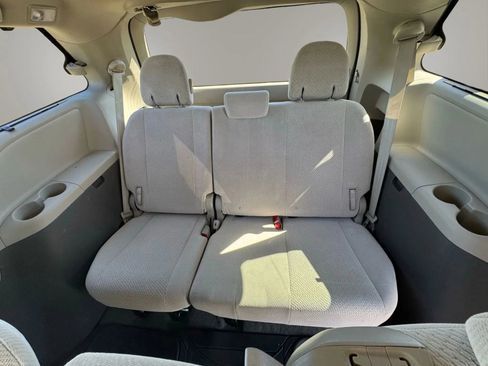Used 2013 Toyota Sienna LE image 13