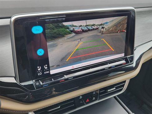 New 2026 Volkswagen Atlas Cross Sport SE image 11