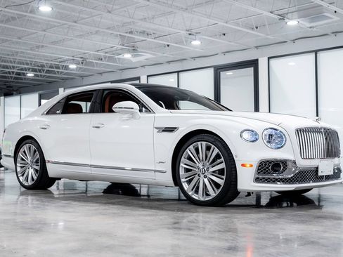 Used 2023 Bentley Flying Spur W12 AWD/4WD image 2
