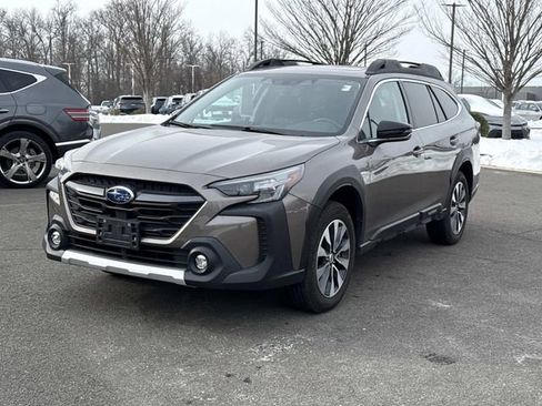 Used 2023 Subaru Outback Limited image 5