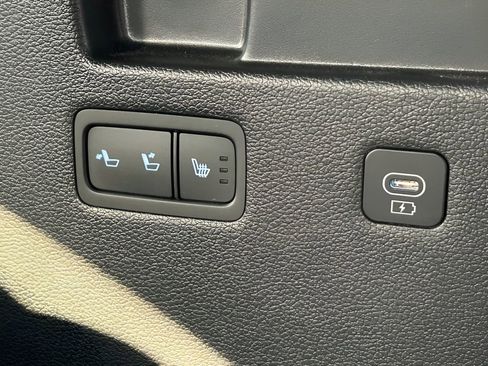 Used 2023 Hyundai Palisade Calligraphy image 37