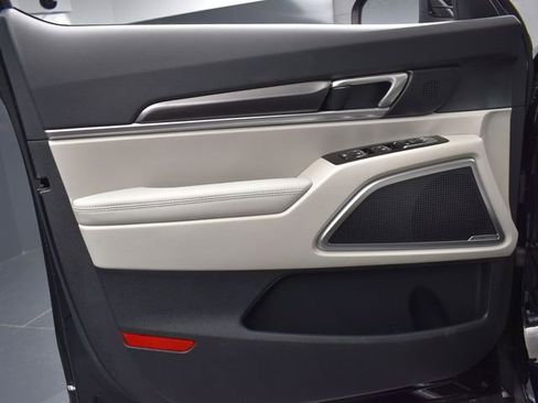 New 2025 Kia Telluride S FWD image 17