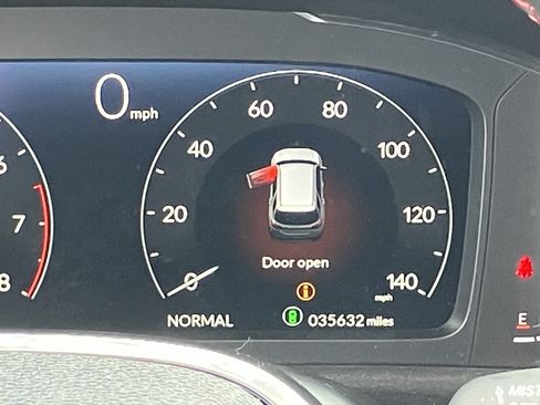 Certified 2025 Honda Pilot Black Edition image 23