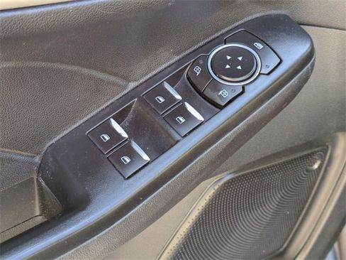 Used 2022 Ford Escape SE image 13