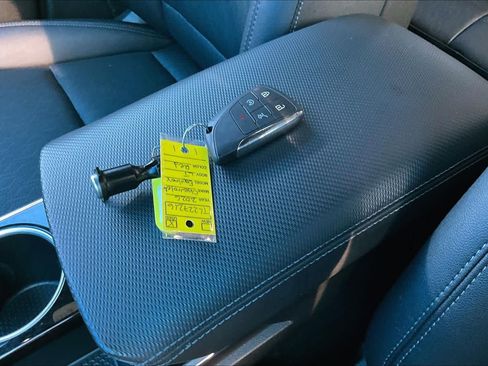 Used 2026 Chevrolet Equinox LT w/ Convenience Package II FWD image 15