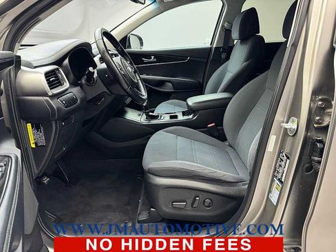 Used 2017 Kia Sorento AWD w/ LX Convenience Package image 12