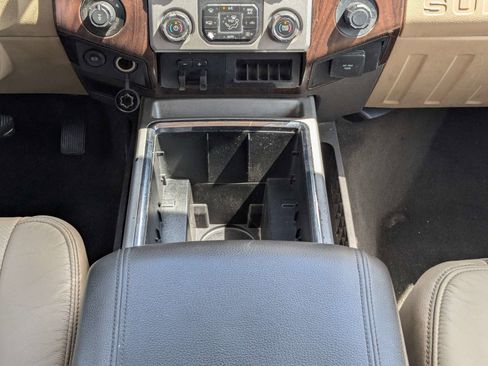 Used 2016 Ford F250 Lariat w/ Lariat Ultimate Package AWD/4WD image 21