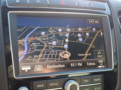 Used 2017 Volkswagen Touareg Wolfsburg Edition image 8