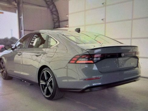Used 2025 Honda Accord Sport image 4